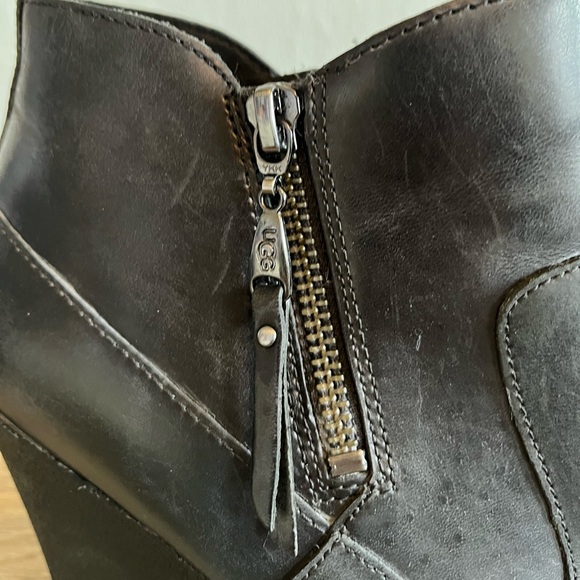 Ugg Meredith Wedge Booties - 8.5 - Picture 4 of 11